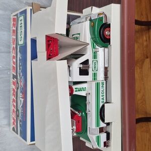 Hess 1994 rescue truck new